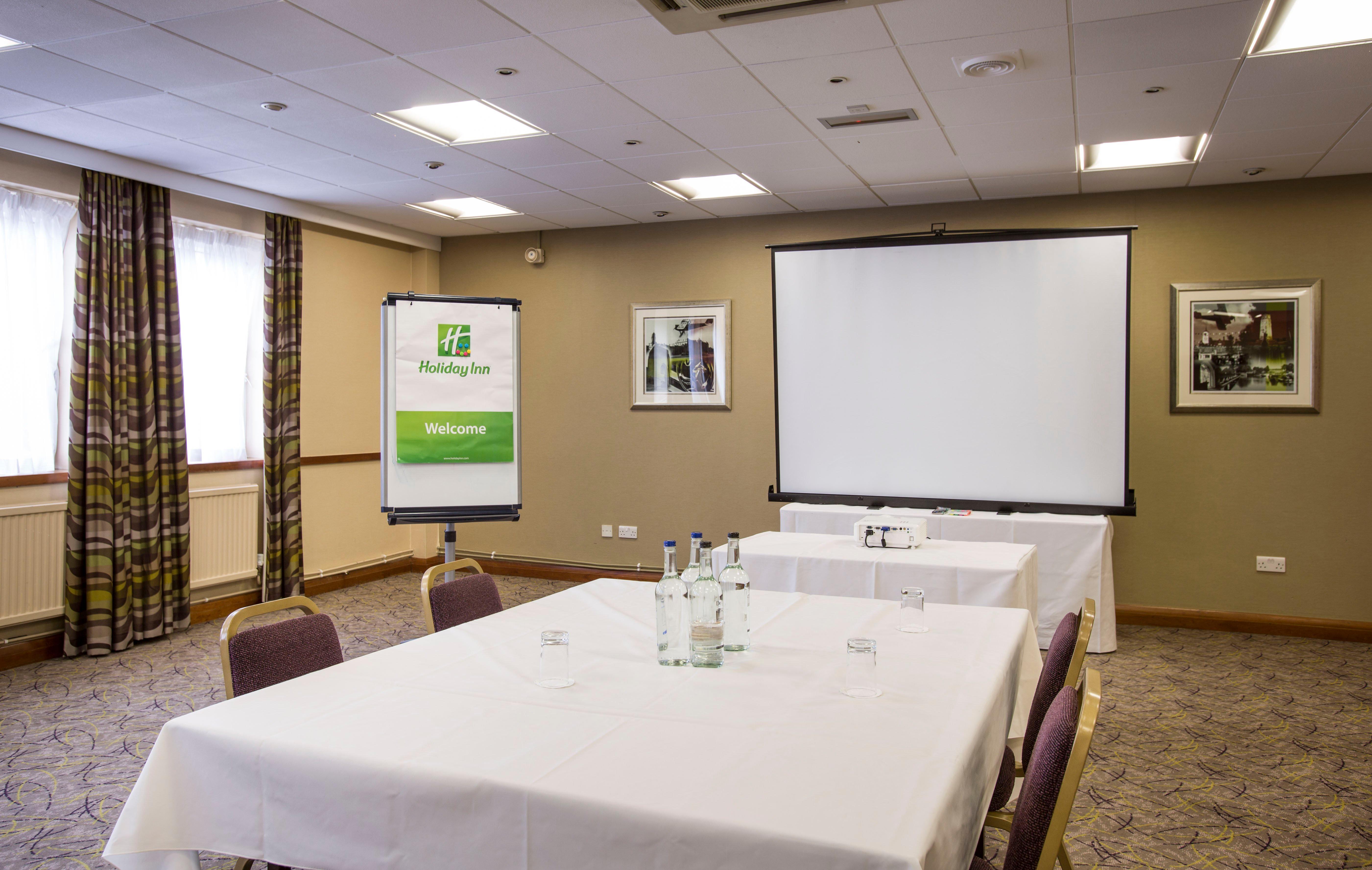 Luton South - M1, Junction 9, An Ihg 3*