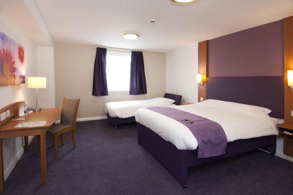 Luton South - M1, Junction 9, An Ihg