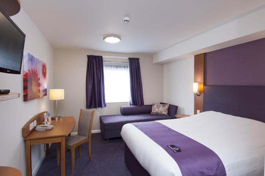 Luton South - M1, Junction 9, An Ihg