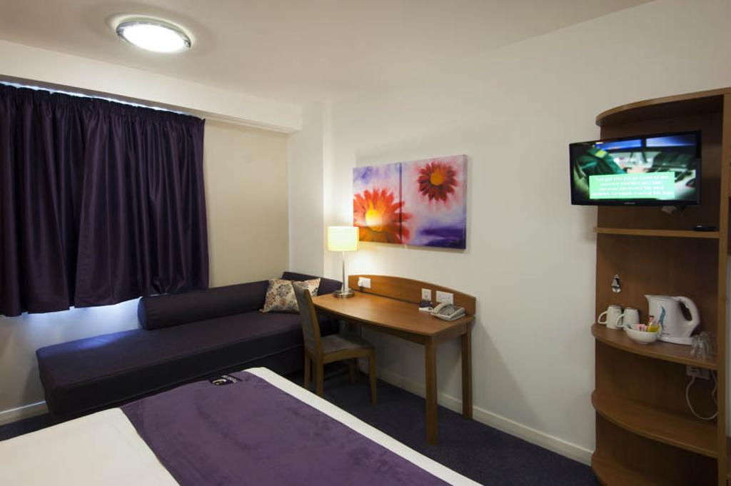 Luton South - M1, Junction 9, An Ihg